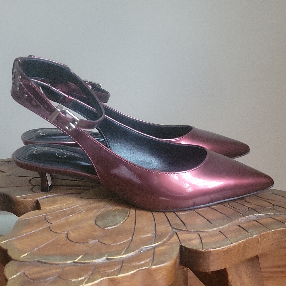 Unworn Elegant Burgundy Women's Heels Size 7.5M